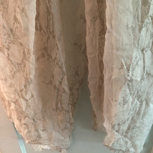 Club Monaco blush and reptile print scarf/shawl - Picture 4 of 4